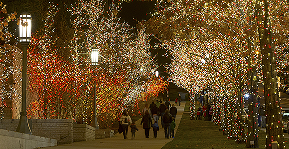 580-lights on temple square-1403456