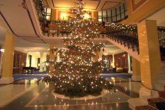 lobby-dell'albergo-luminarie-natalizie-atmosfera-natalizia