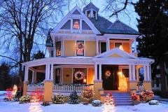 220214-Yellow-Victorian-With-Outdoor-Lights