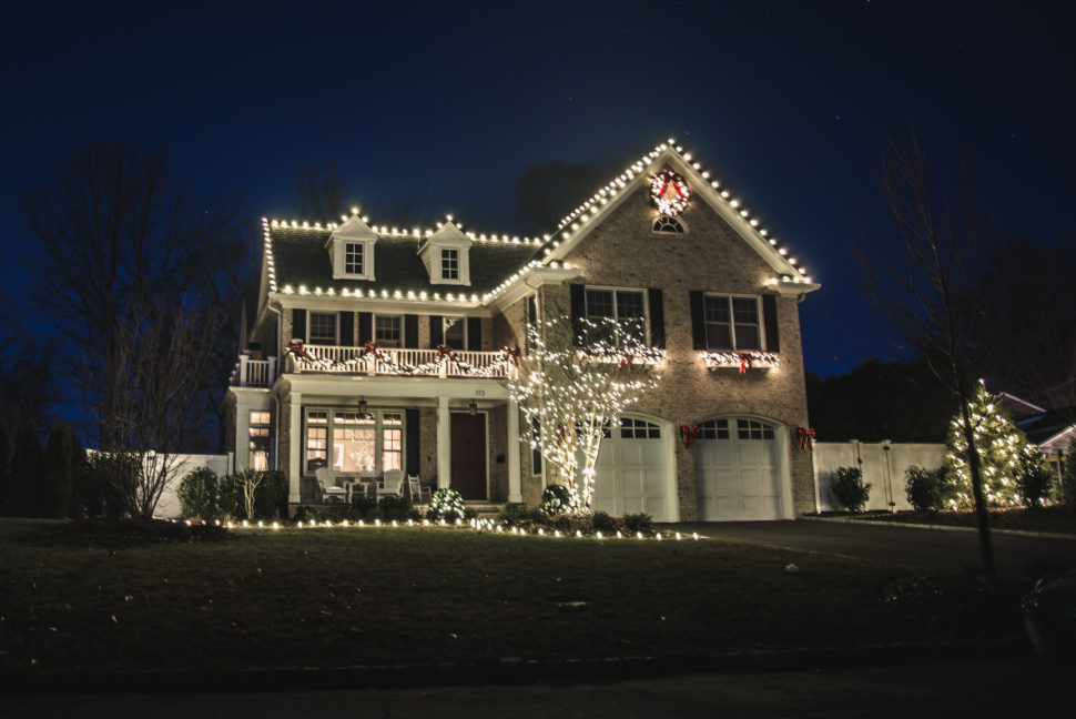 cove neck Long Island Christmas Light Installation